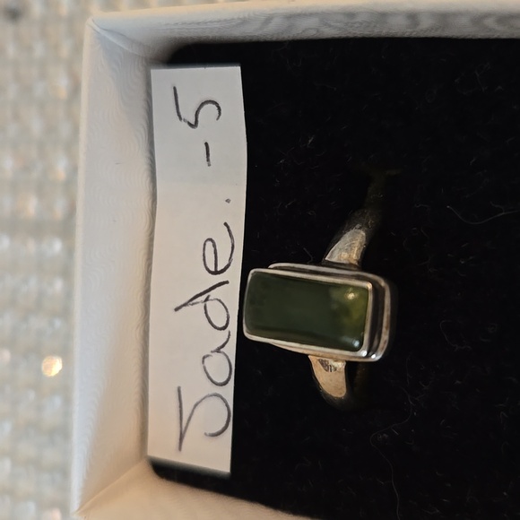 Ring, Crystal, Jade - Picture 1 of 4